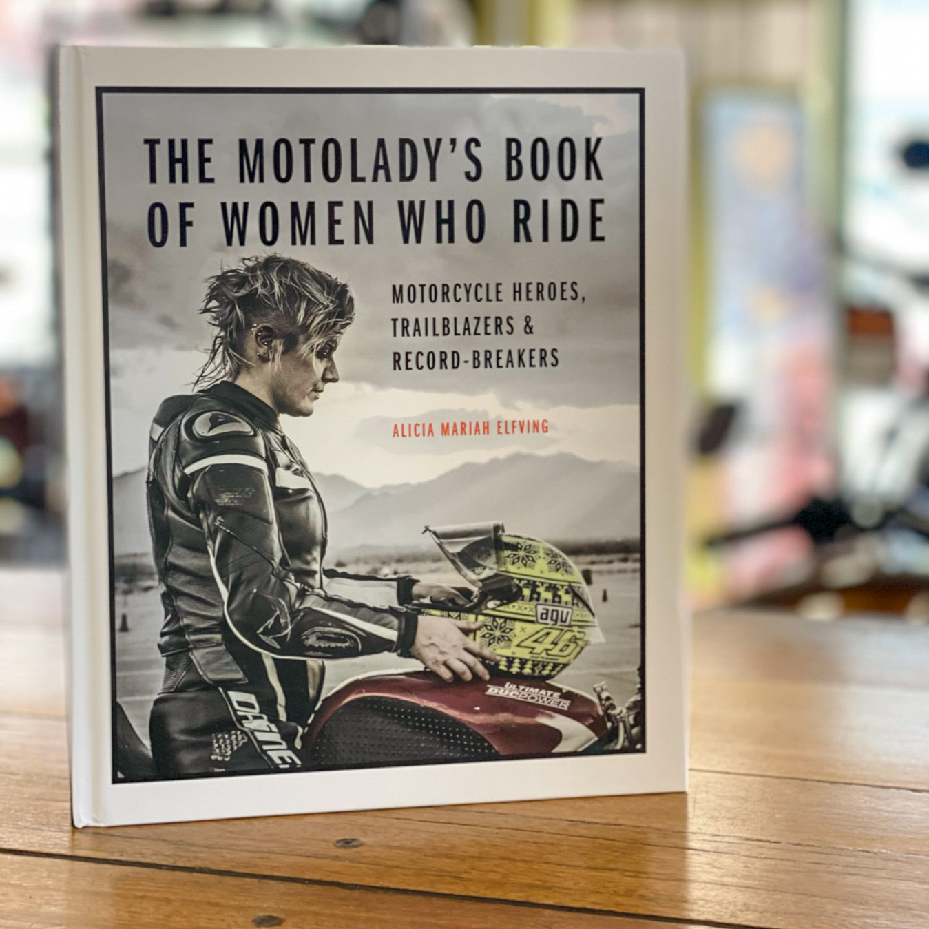 MUST HAVE BOOK: The MotoLady`s Book of Women who ride.